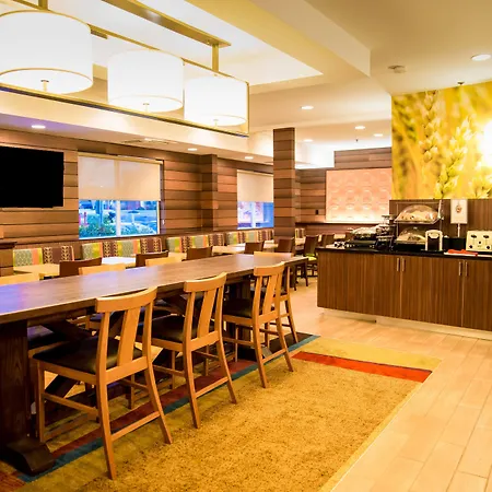 Fairfield Inn & Suites Fredericksburg-3