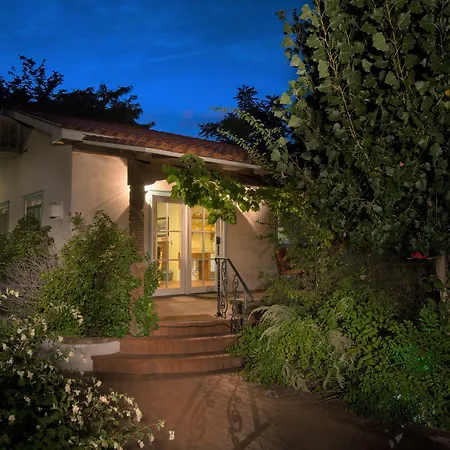 Casa Blanca Inn And Suites-2
