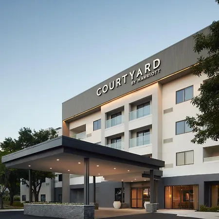 Courtyard Austin South-2