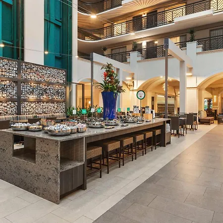 Embassy Suites By Hilton Miami International Airport-3