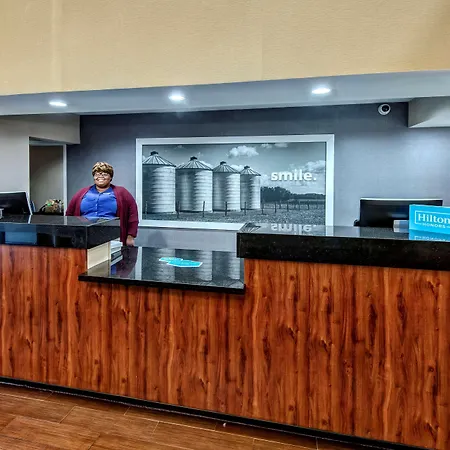 Hampton Inn Batesville-3