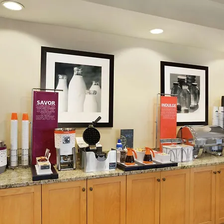 Hampton Inn Shawnee-2