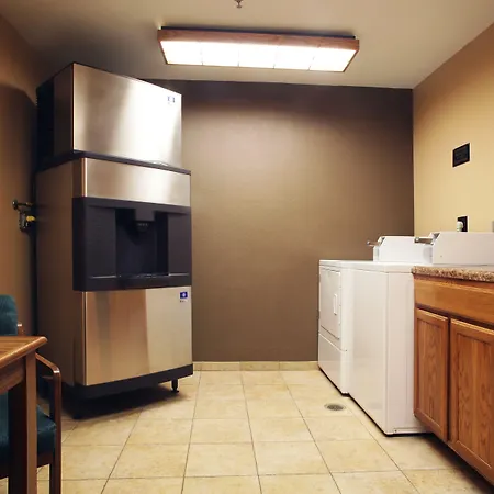 Ramada By Wyndham Spirit Lake/Okoboji-3