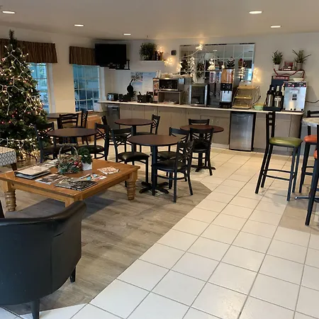 Days Inn By Wyndham Ocean Shores-3