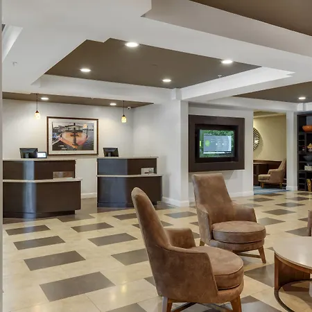 Courtyard By Marriott Portsmouth-3