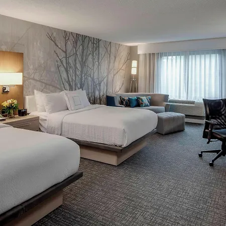 Courtyard By Marriott Portsmouth-2