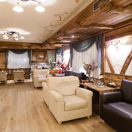 Alpholiday Dolomiti Wellness & Family Hotel-2