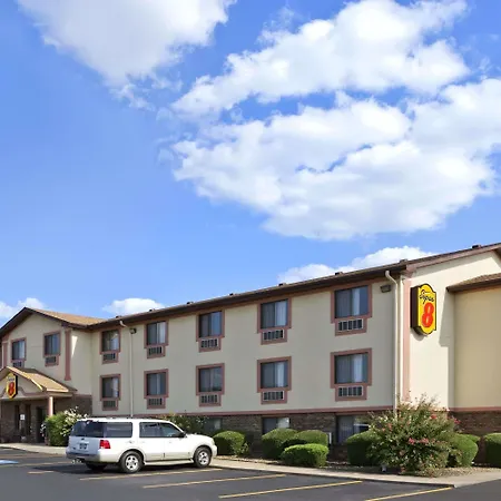 Super 8 By Wyndham Russellville-3