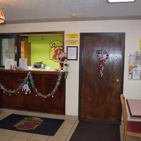 Super 8 By Wyndham Saginaw-2