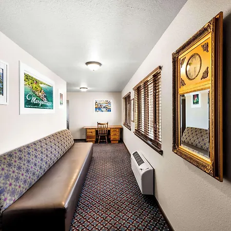 Americas Best Value Inn Marquette-2