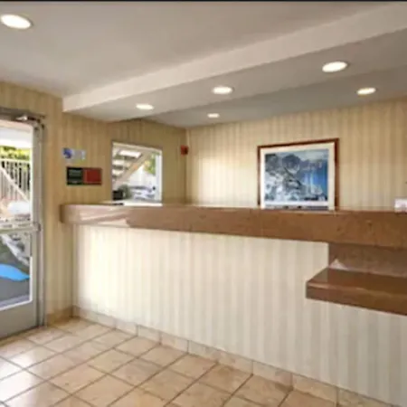 Days Inn By Wyndham San Marcos-3