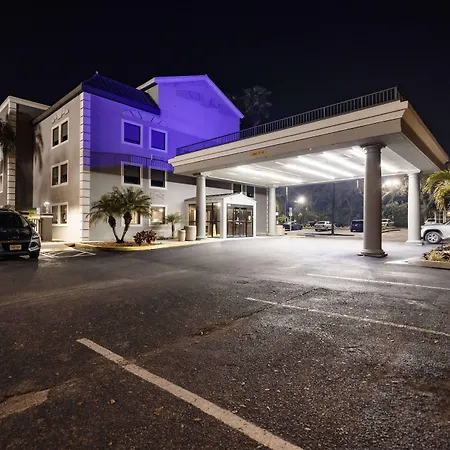 La Quinta Inn By Wyndham Tampa Near Busch Gardens-2