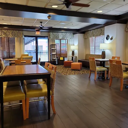 Hampton Inn Pensacola-Airport-2