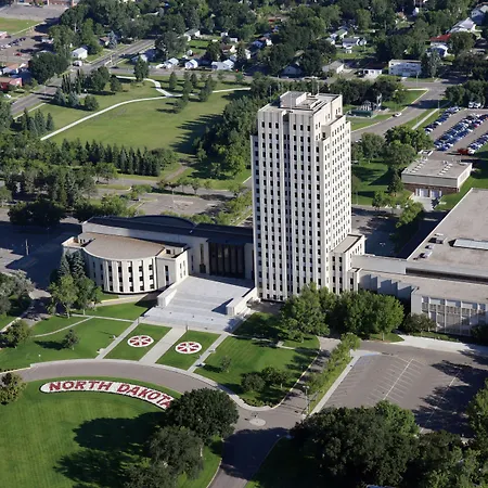 Country Inn & Suites By Radisson Bismarck Waterpark-3