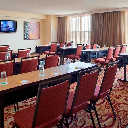 Courtyard By Marriott Pueblo-3