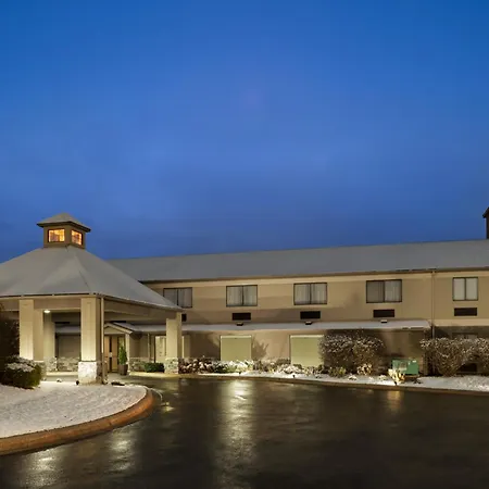 Baymont By Wyndham Belleville Airport Area Free Airport Shuttle-3