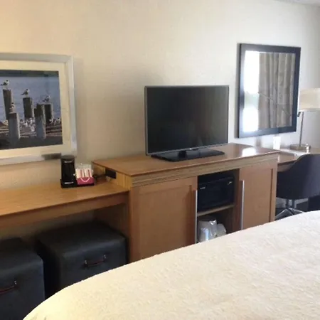 Hampton Inn Tampa-Rocky Point-2
