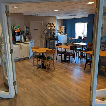 Days Inn By Wyndham Eagan Minnesota Near Mall Of America-2