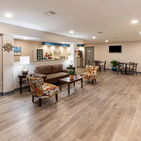 Baymont By Wyndham Biloxi - Ocean Springs-3
