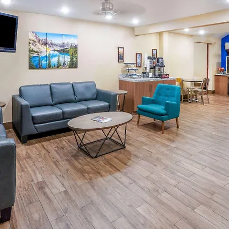 Days Inn & Suites By Wyndham Greeley-2