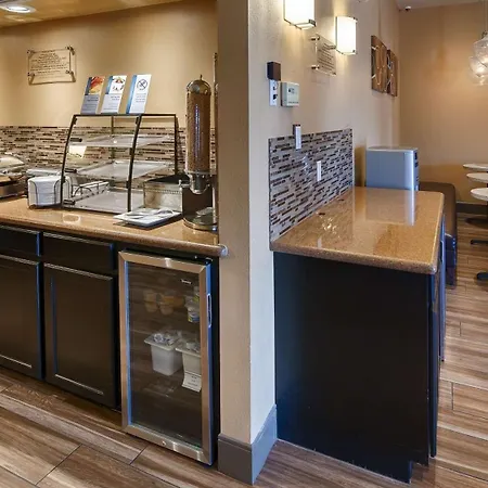 Best Western Plus Edinburg Inn & Suites-2