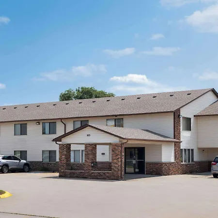 Super 8 By Wyndham Dyersville-3