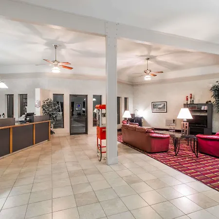 Super 8 By Wyndham Casper West By The River-2