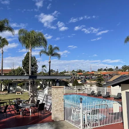 Fallbrook Country Inn-3