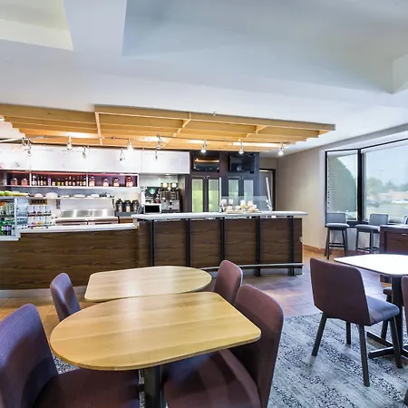 Courtyard By Marriott Rocky Mount-2