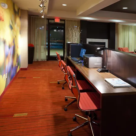 Courtyard By Marriott Lakeland-3