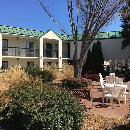 Quality Inn & Suites Hanes Mall-2