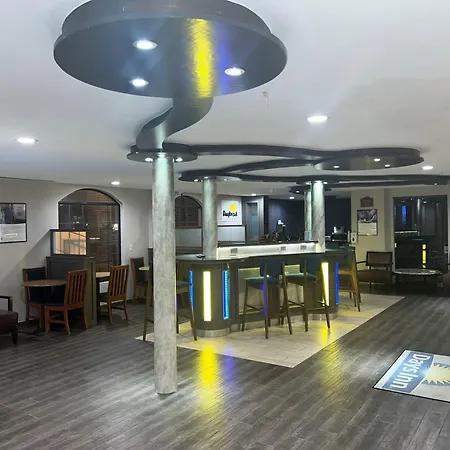Days Inn By Wyndham Fayetteville-2