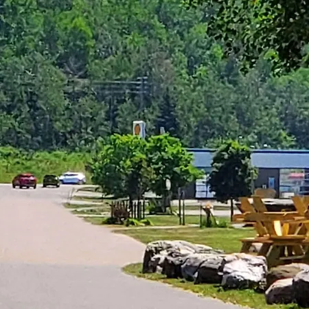 Jasper Ridge Inn Ishpeming-2