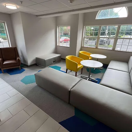 Microtel Inn & Suites By Wyndham Charlotte/Northlake-2