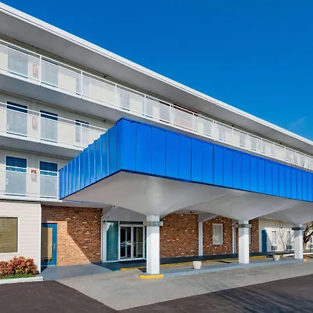 Howard Johnson By Wyndham Staunton-3