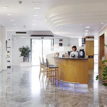 City Hotel & Suites-2