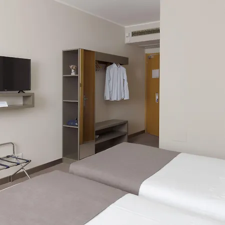 City Hotel & Suites-3