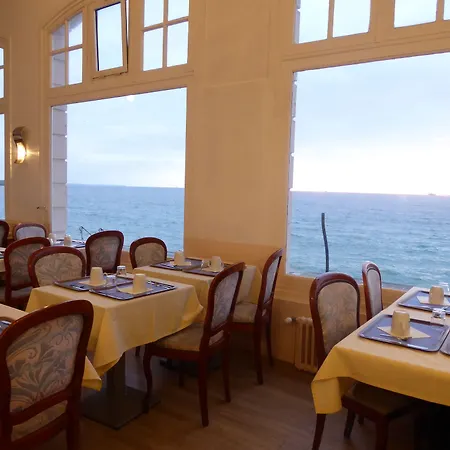 Hotel Kyriad Saint Malo Centre Plage-3