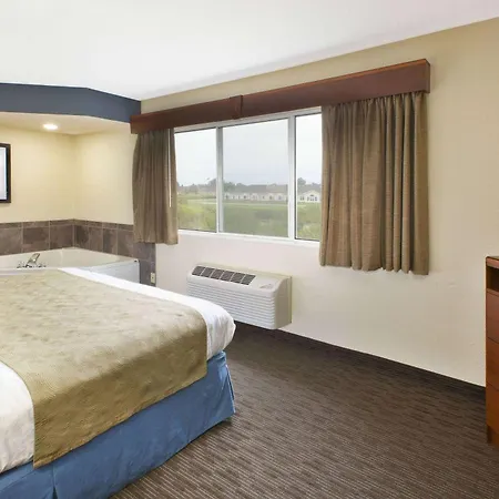 Americinn By Wyndham Bay City-2