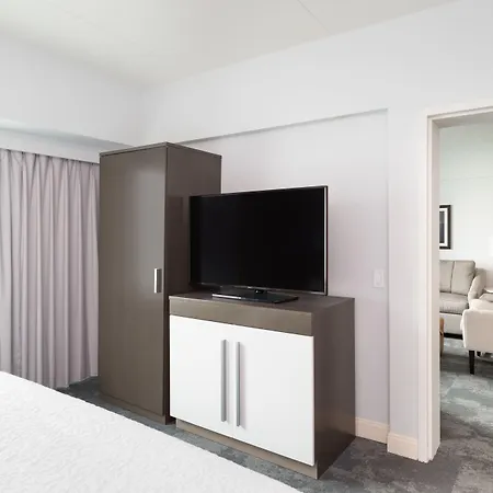 Hampton Inn Philadelphia Center City-Convention Center-2