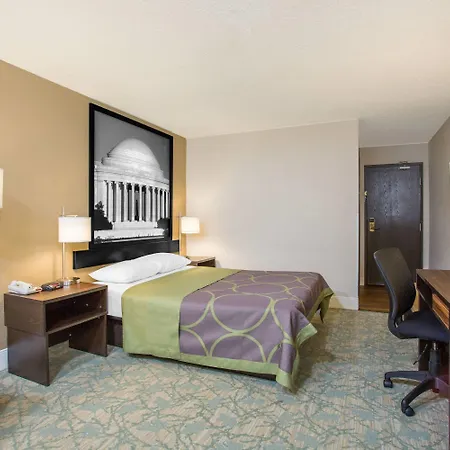 Super 8 By Wyndham Waldorf-2