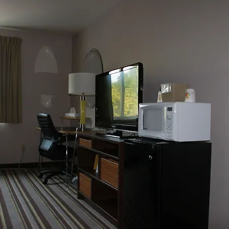 Super 8 By Wyndham Manistee-3