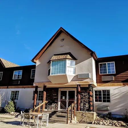 3 Peaks Lodge-3