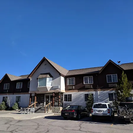 3 Peaks Lodge-2