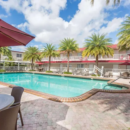 Ramada By Wyndham Miami Springs/Miami International Airport-3