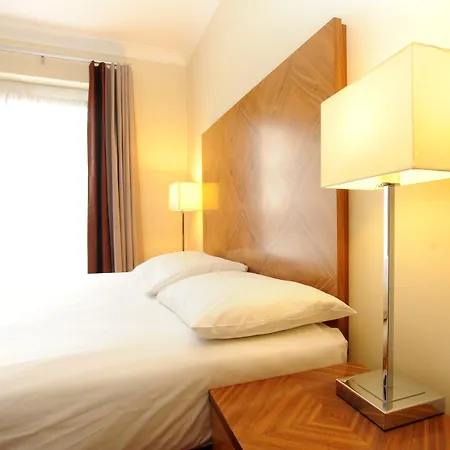 Premier Suites Bristol Redcliffe-2