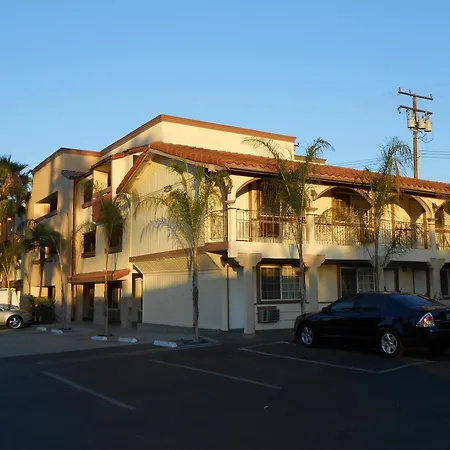 Best Inn & Suites-3