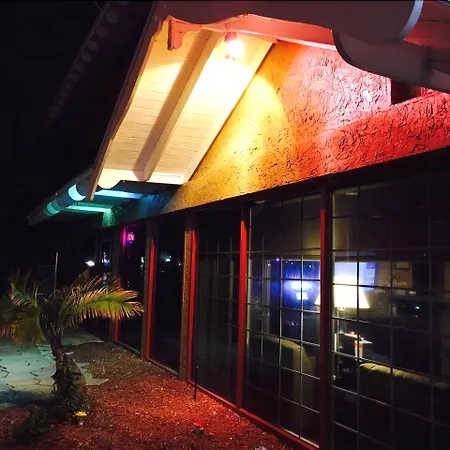 Econo Lodge Cocoa Beach - Near The Port-2