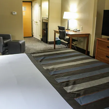 Wingate By Wyndham Little Rock-3