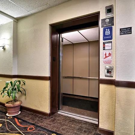 Katahdin Inn & Suites-2